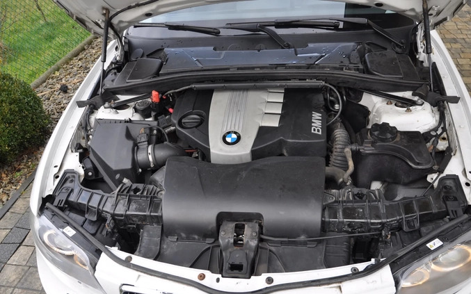 BMW Seria 1 cena 22500 przebieg: 240000, rok produkcji 2010 z Bełchatów małe 326